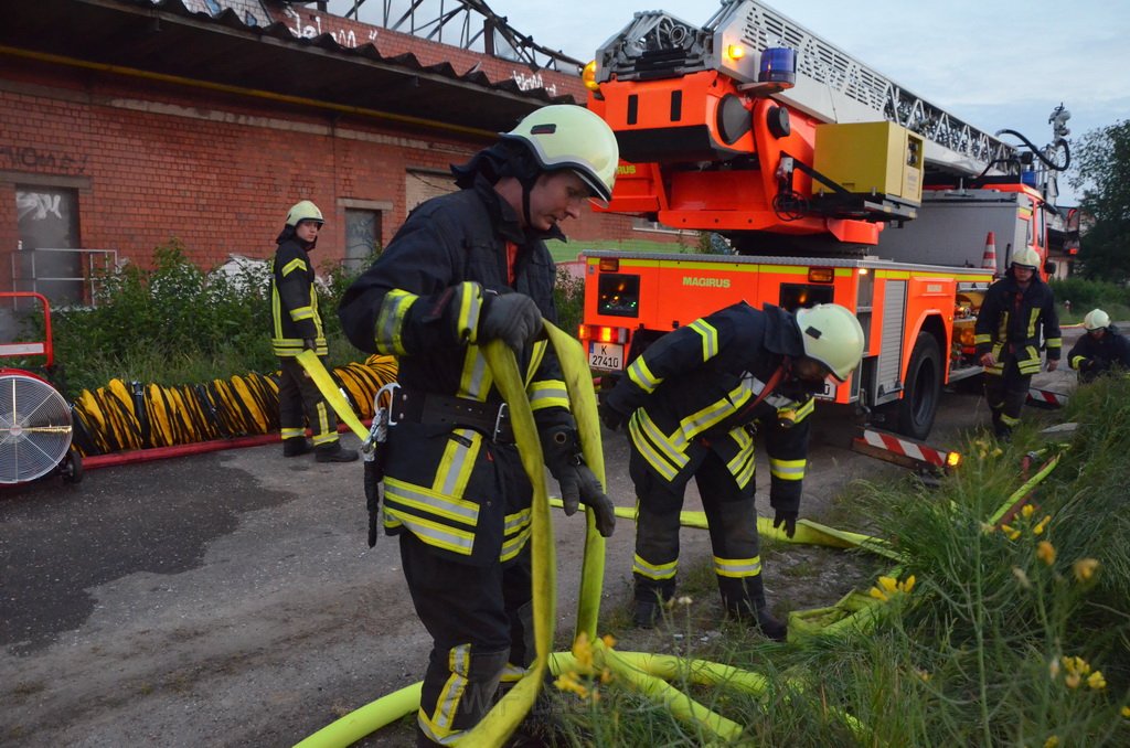 Grossfeuer Poco Lager Koeln Porz Gremberghoven Hansestr P384.JPG - Miklos Laubert